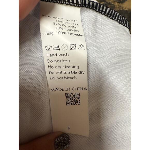 NWT Women's One Piece Long Sleeve Rash Guard UVProtection Surfing Swimsuit Small - Picture 3 of 5